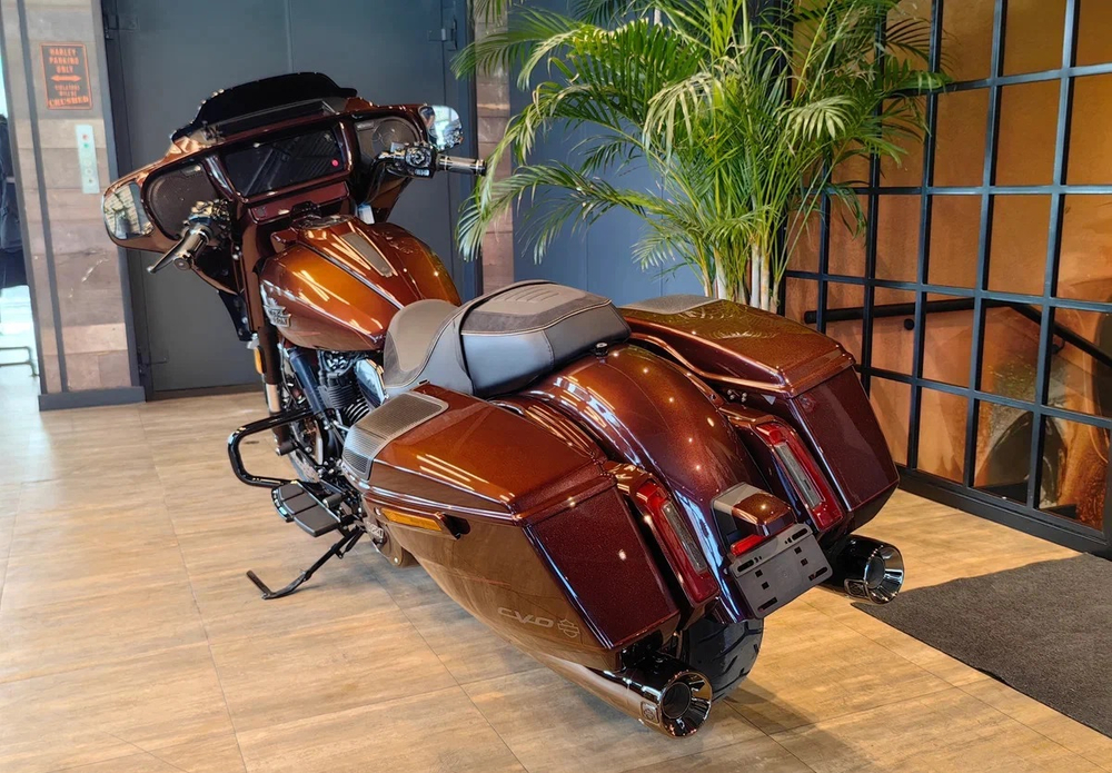 Harley-Davidson CVO Street Glide "121" 2024 (Copperhead)