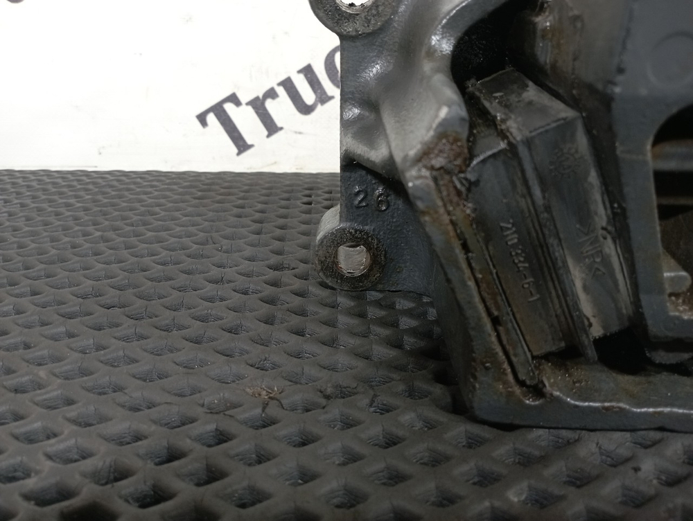 Подушка двигателя задняя