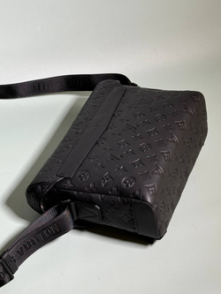 Сумка-мессенджер Louis Vuitton