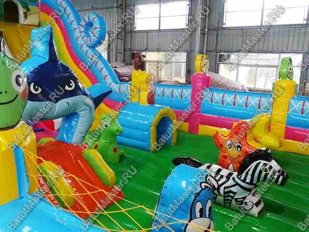 Коммерческий надувной батут "Парк развлечений", размер 13*7*6 м