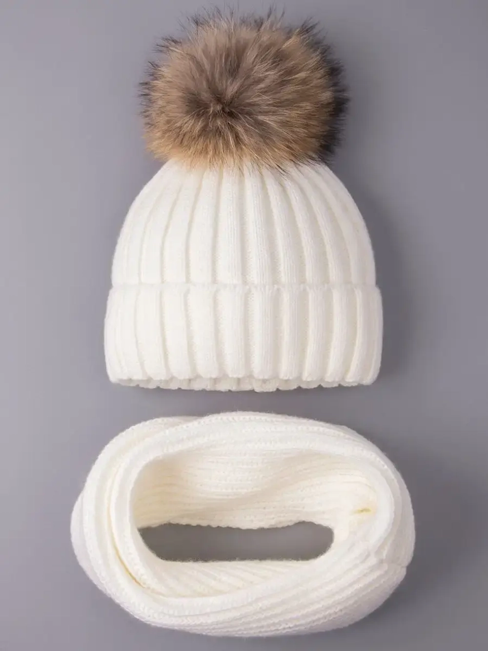 Шапка зимняя для девочки с помпоном и снуд