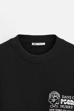 ZARA ТОЛСТОВКА С КОНТРАСТНЫМ ПРИНТОМ, ЧЕРНЫЙ