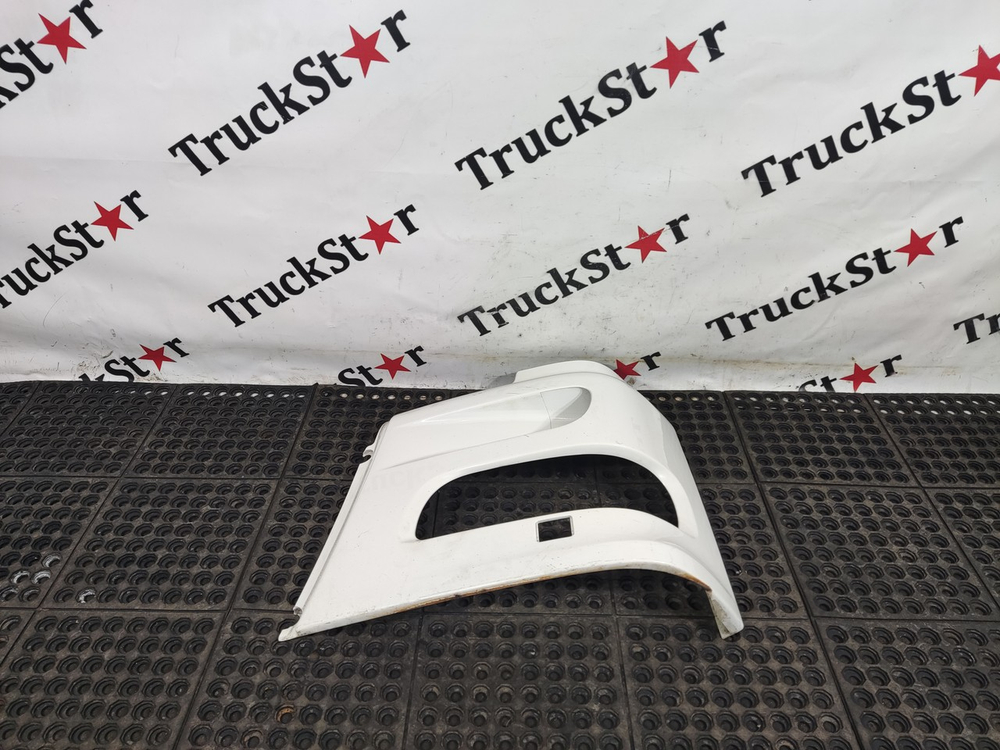 Облицовка фары левой