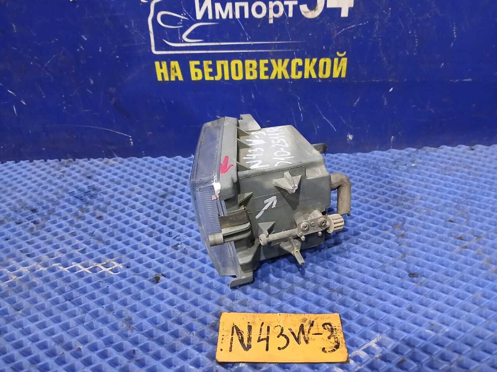 Туманка правая MITSUBISHI CHARIOT 1994