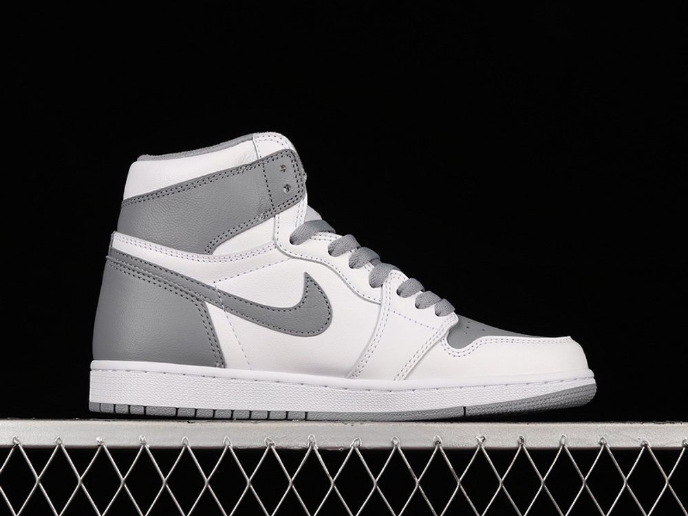 Jordan 1 Retro High OG Stealth