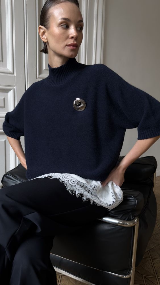 серебристый