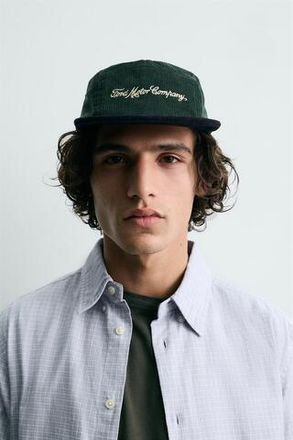 Головные уборы  ZARA