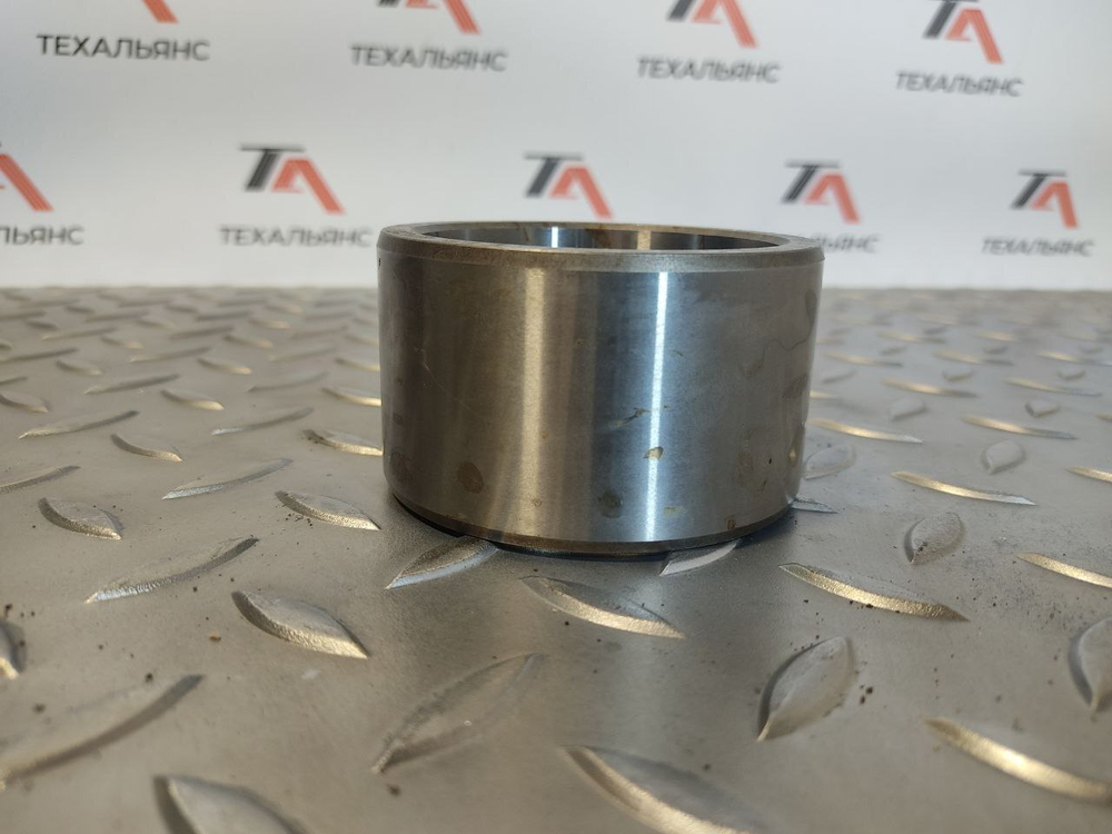 Втулка 195-21-32690