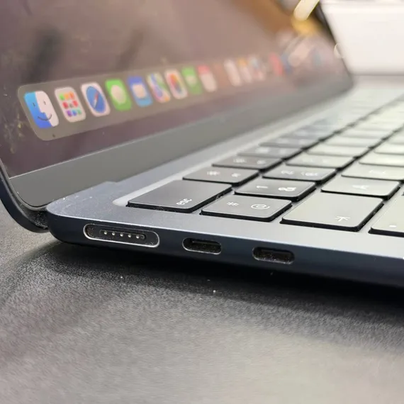 Б\У Ноутбук Apple MacBook Air 13 M2 8/512Gb Midnight 87% АКБ (Q5L7MG7VT4)
