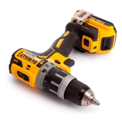 DeWalt DCD796D2 дрель-шуруповер (2 x 2 Ач, ЗУ)