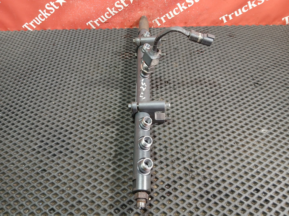 Рампа топливная DC13 2016г.