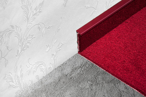 Плинтус для ковролина KORNER Listwa 114 бордовый 2,5м
