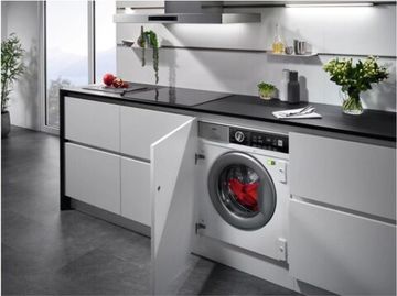 Встраиваемая стиральная машина AEG L 8FBE48 SRI