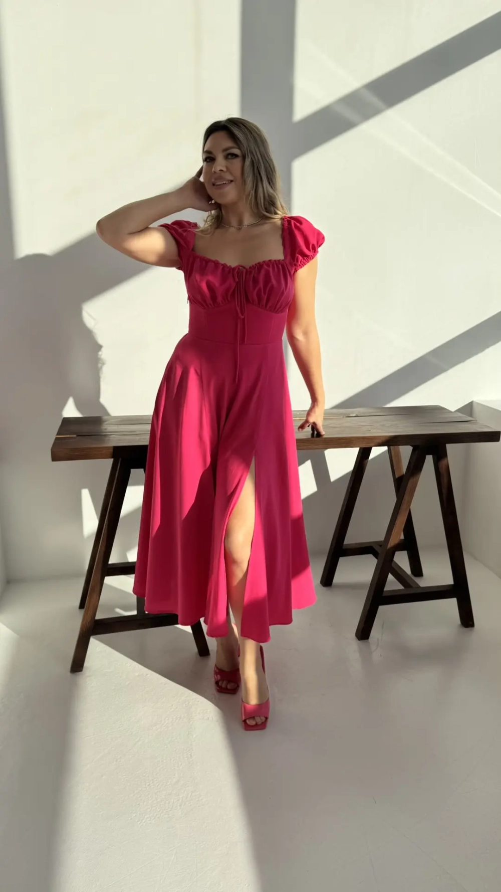 Летящее платье с разрезами