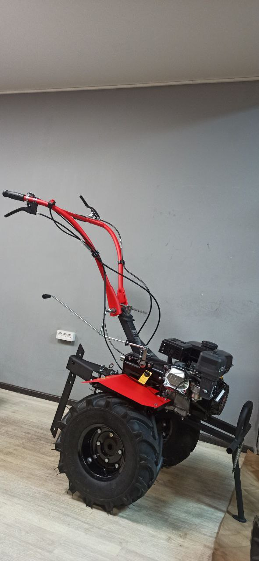 Мотоблок Number One МБ-105М