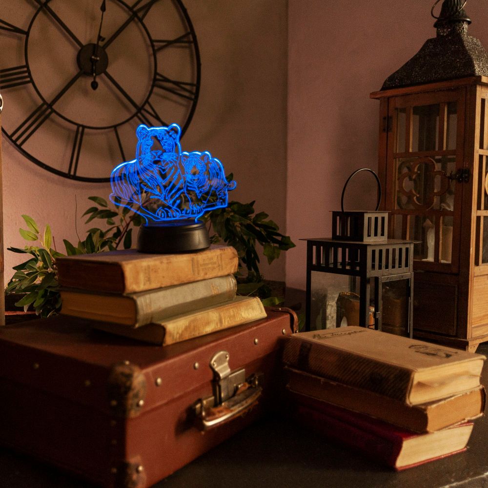 ULI-M508 RGB-3AA TIGER FAMILY-BLACK Светильник декоративный с эффектом 3D Семья тигров. на батарейках 3AA не в-к. 1 светодиод. RGB свет. TM Uniel