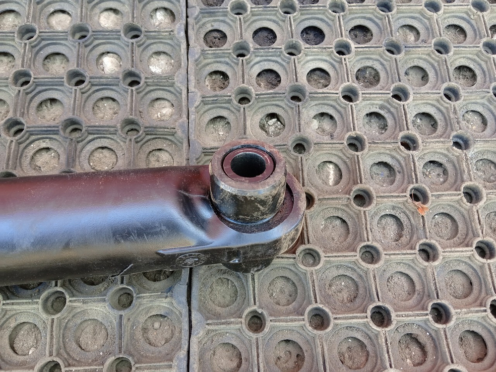 Цилиндр подъёма кабины