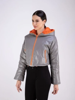 Куртка кожаная короткая утепленная с капюшоном демисезон