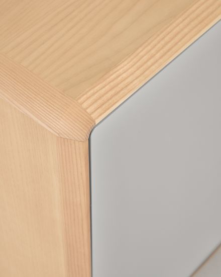 Прикроватная тумбочка Anielle из массива и ясеневого шпона 50 x 58 см