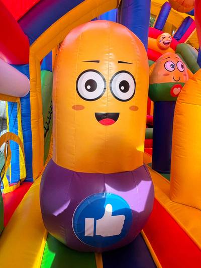 Коммерческий надувной батут «Смайлики» с крышей, размер 12*7,5*7 м