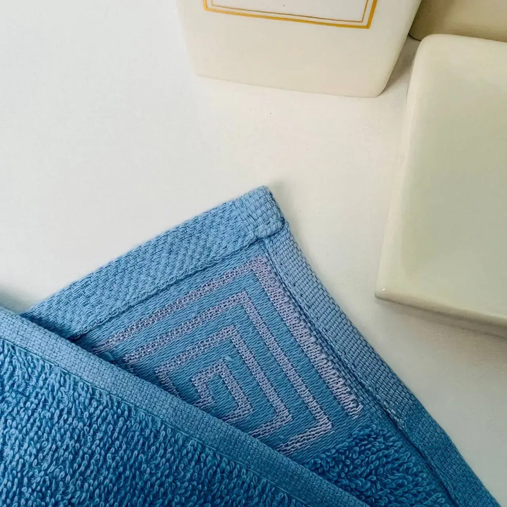 Полотенце махровое 70*140см «POSEIDON» цвет небесно-синий 07000 плотность 420гр/м2 с петелькой-подвесом