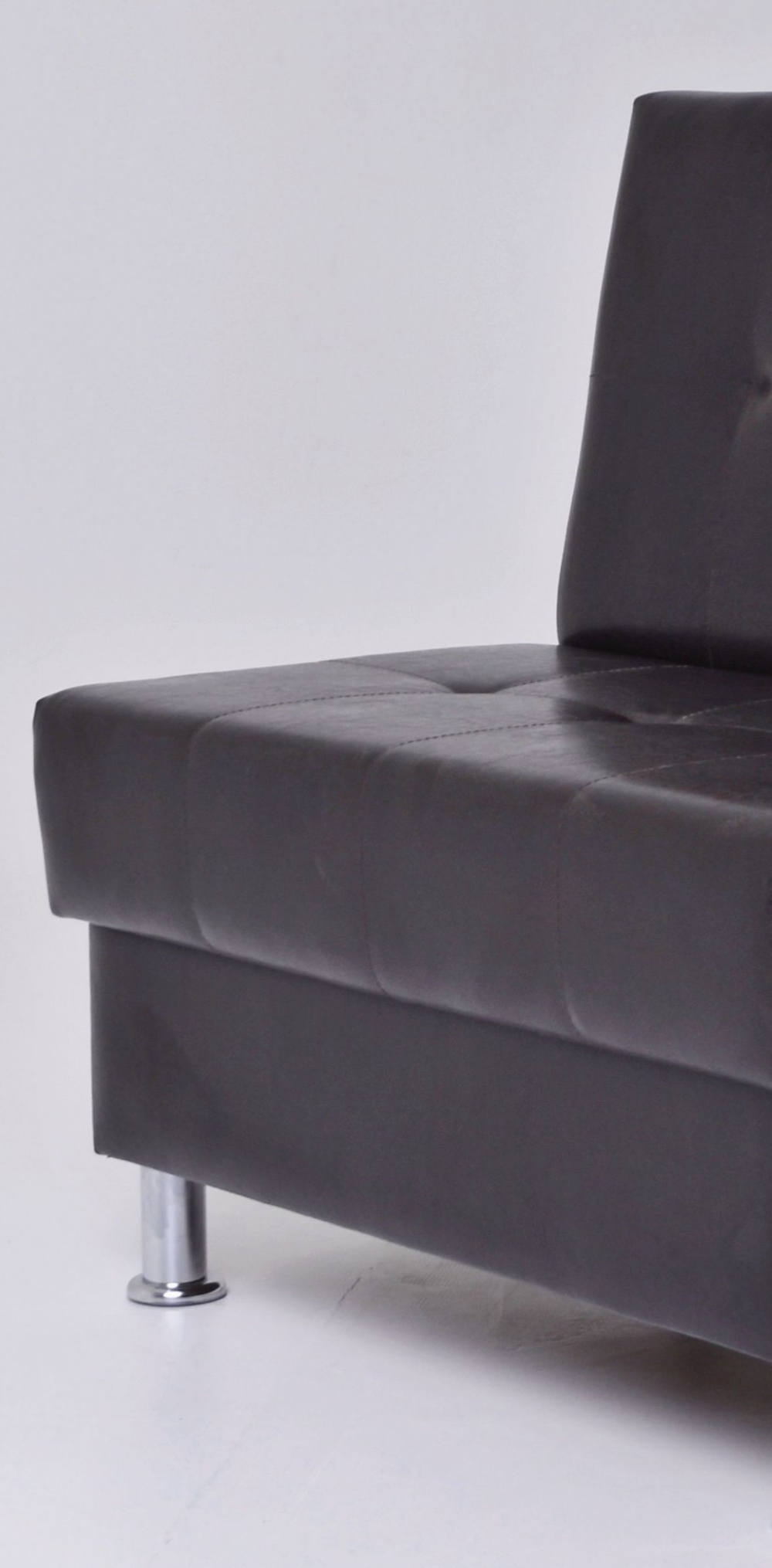 Стильный компактный диван Фабрики ОНИКС из практичного и износостойкого материала с оригинальным дизайном, вместительным ящиком для хранения, мягким наполнителем для дома, дачи и офиса