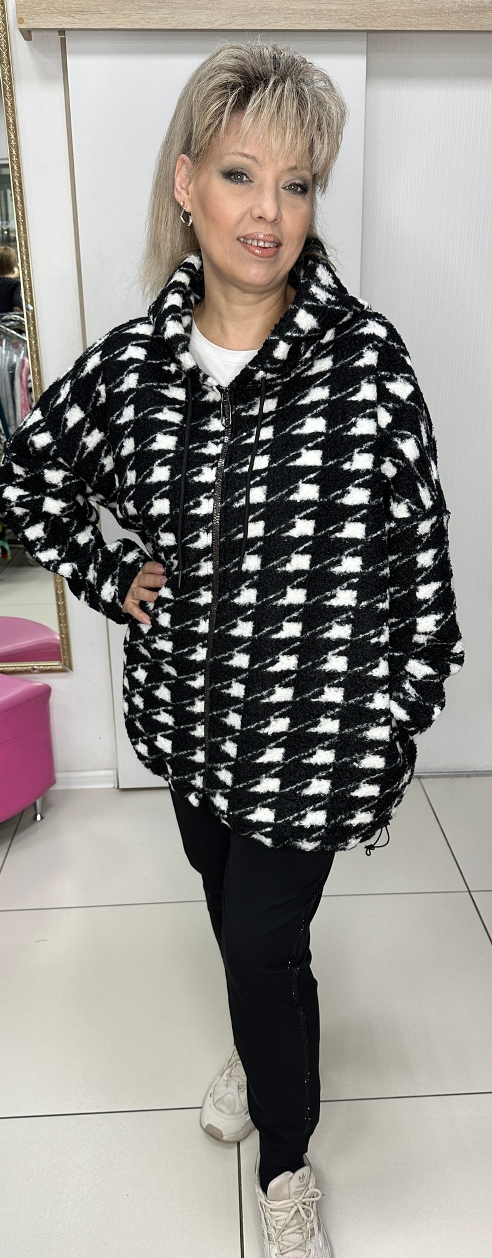 Теплый жакет-куртка без подкладки с капюшоном