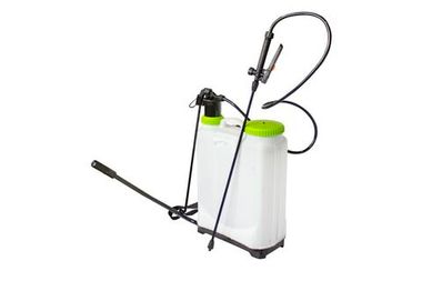 Опрыскиватель ручной пластиковый со шкалой заполнения и ремнем ''через плечо'',16л(15х50см,шланг 145см,пистолет 80см) WMC TOOLS WMC-TG7602005-16L