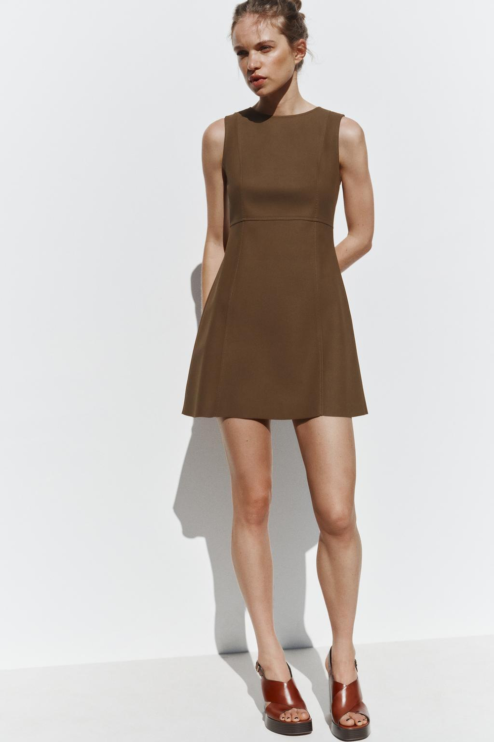 ZARA КОРОТКОЕ ПЛАТЬЕ БЕЗ РУКАВОВ, КОРИЧНЕВЫЙ