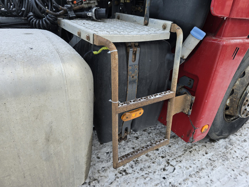 Лестница за кабиной