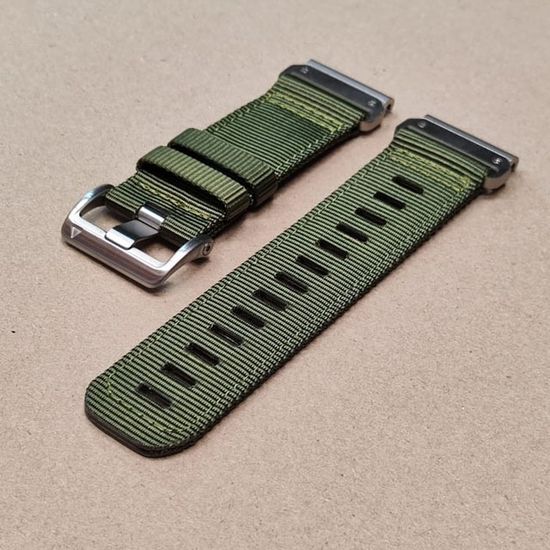 Ремешок тактический Tactix 26 мм. для Garmin Fenix 7x / 6x / 5x / 3, Enduro 2 / Tactix 7, Tactix Delta нейлоновый быстросъемный на застежке (Хаки/серебряная застежка)