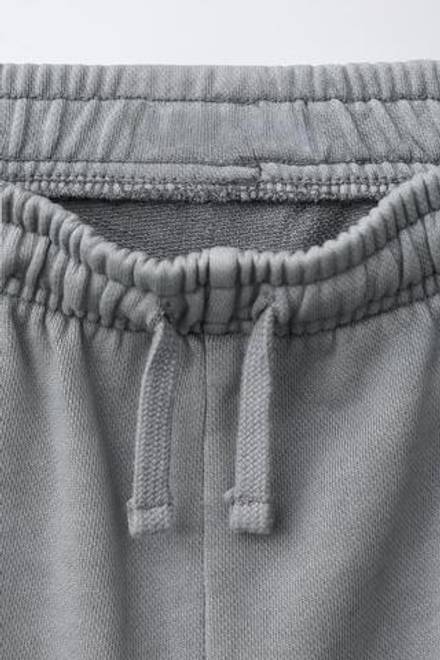 ZARA УДЛИНЕННЫЕ ШОРТЫ ИЗ ФЛИСА, СЕРЫЙ
