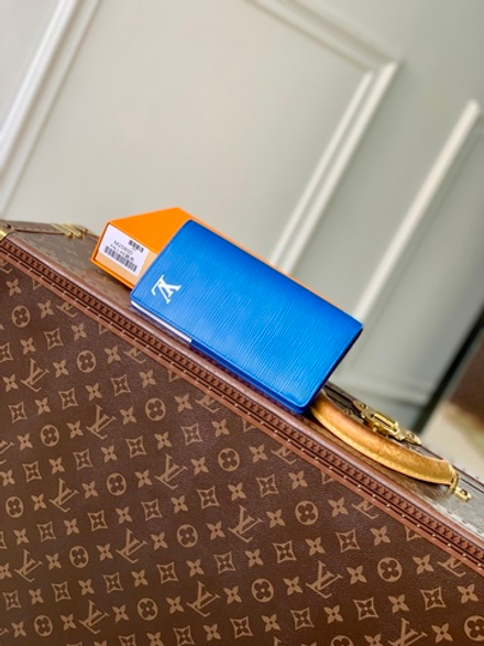 Louis Vuitton Brazza Wallet