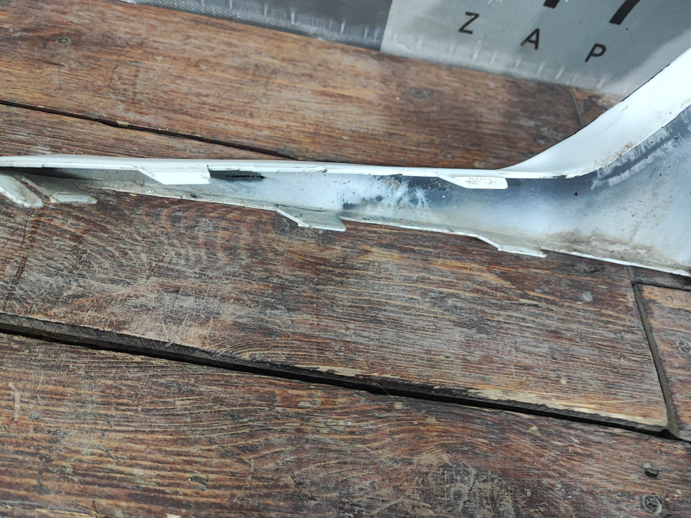 Накладка переднего бампера правая Geely Atlas 2 23-нв Б/У Оригинал 6010216700