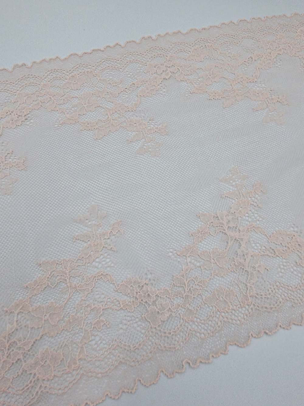 Кружево эластичное пудра КС94 (23 см)