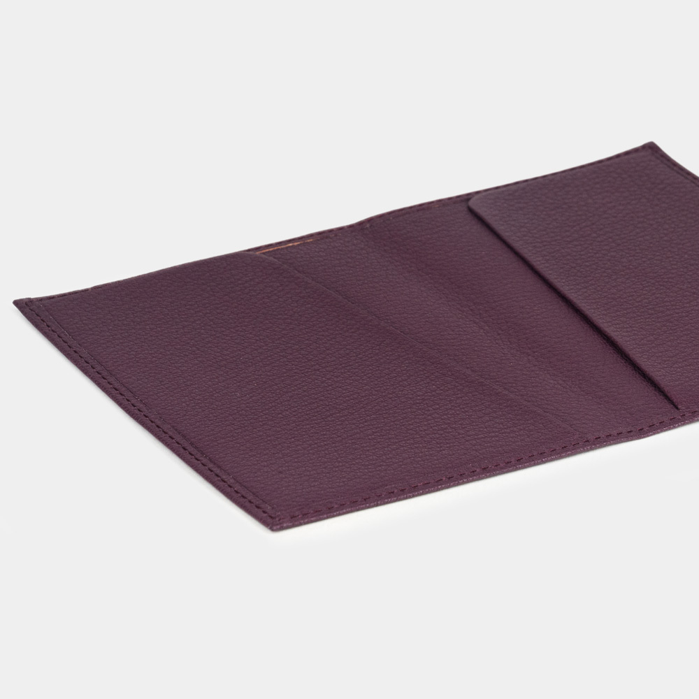 Кожаная обложка для паспорта, коза фиолетового цвета