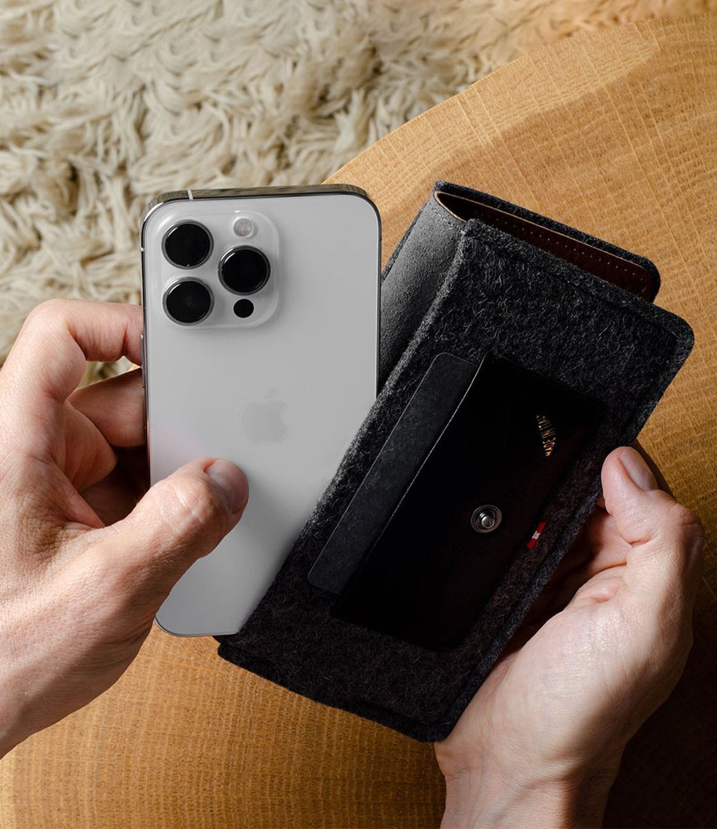 Hard Graft Phone Fold Wallet Classic — чехол для телефона