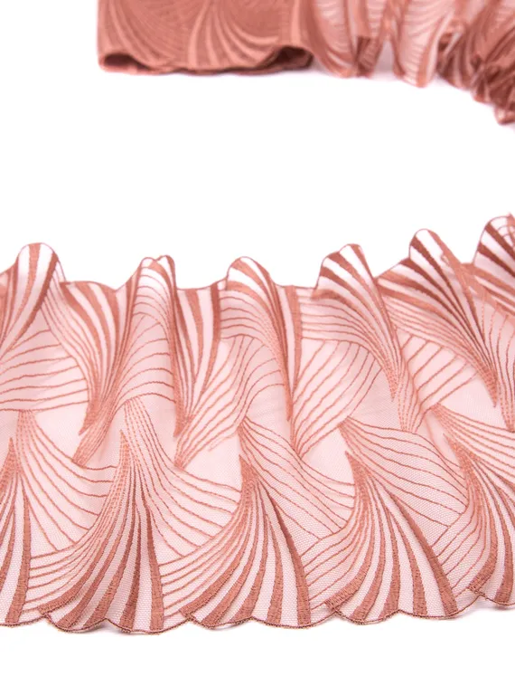 05-142 Вышивка на неэл. сетке 19 см, ириска