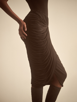 Юбка миди из трикотажа со сборкой