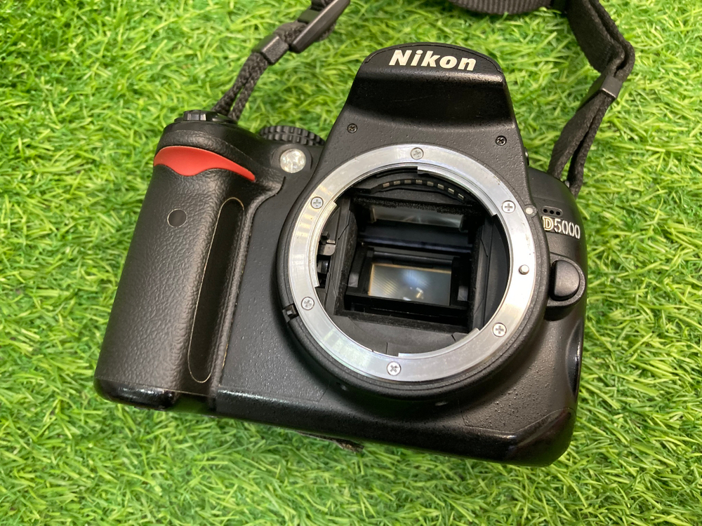 Nikon D5000 46.500 кадров