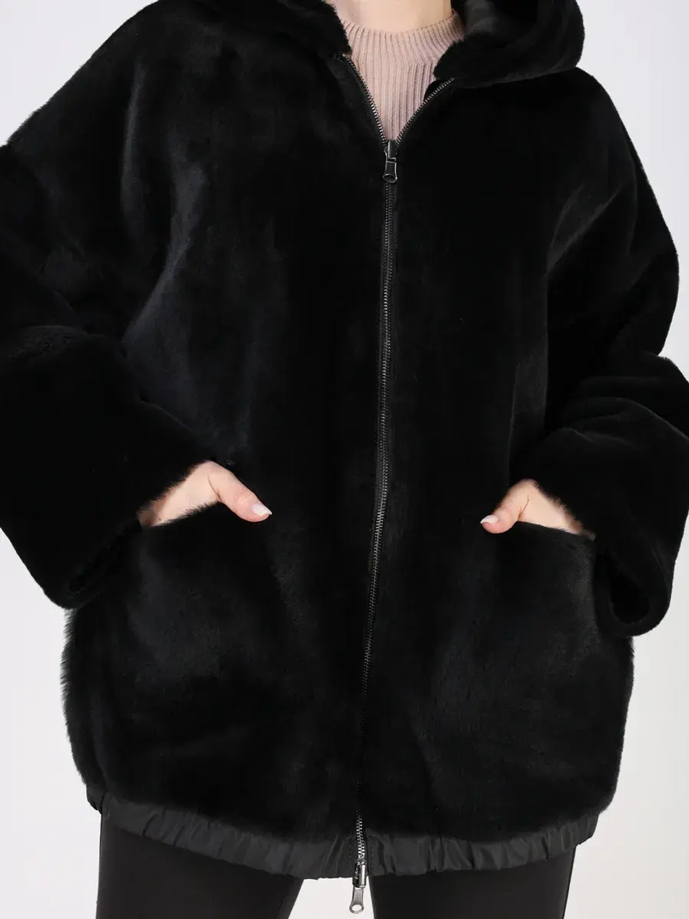 Дубленка зимняя натуральная с капюшоном шуба