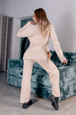 Бежевый спортивный костюм оверсайз недорого