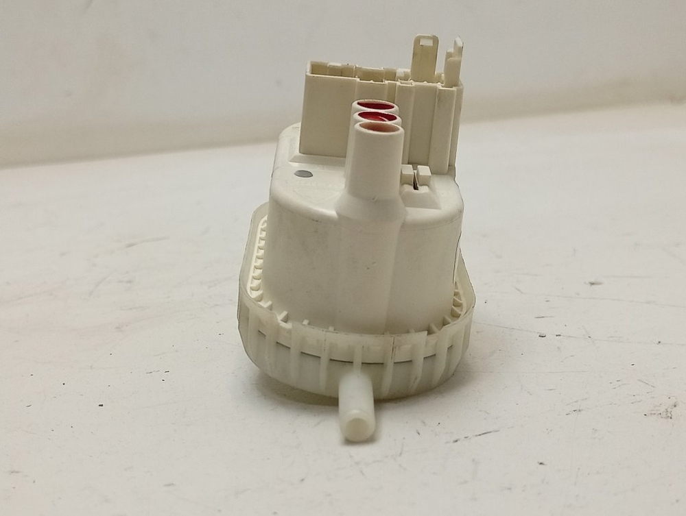 WLF20181CE/18 кт38 Датчик уровня воды для стиральной машины Bosch 9000188245 б/у