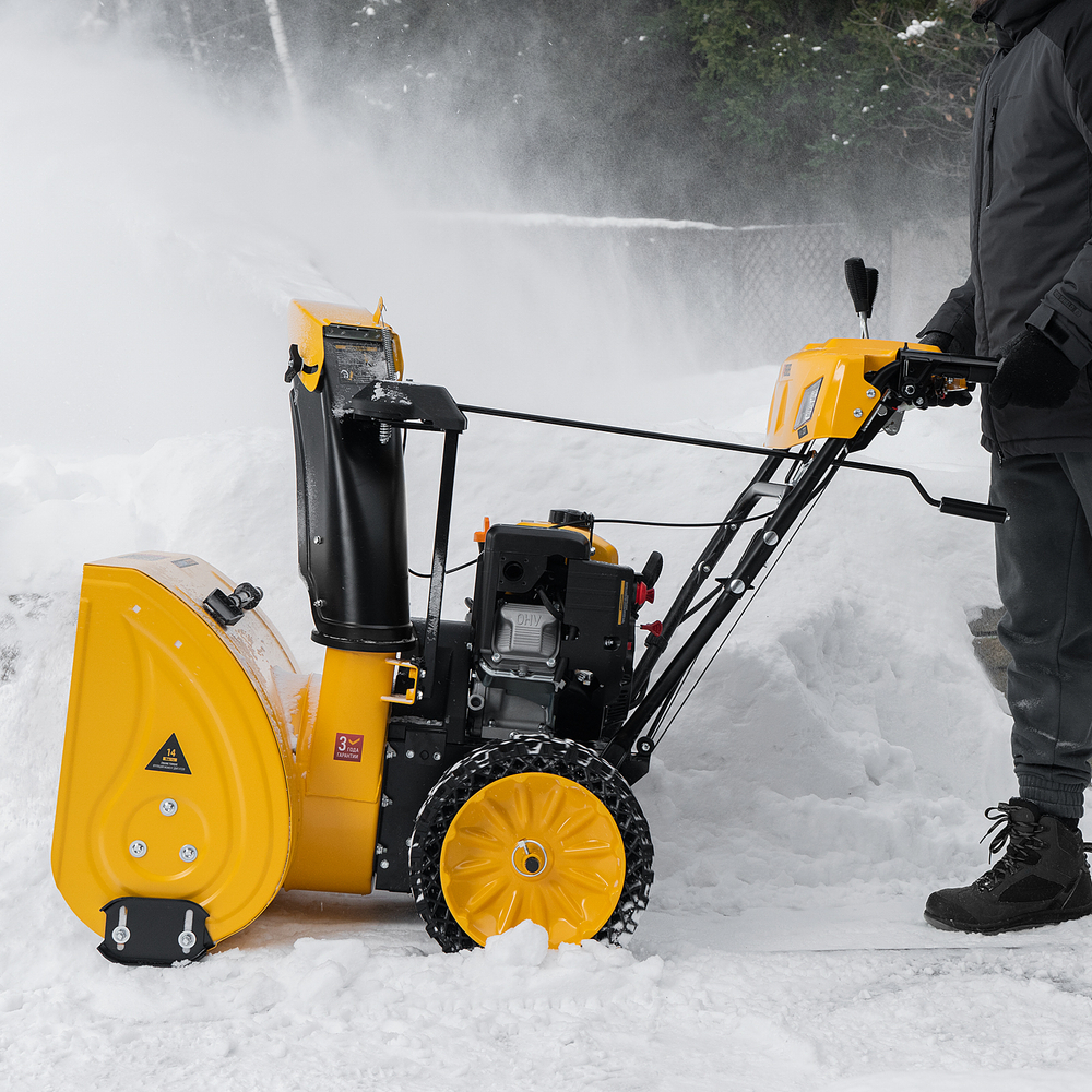 Бензиновая снегоуборочная машина SBM 610S PRO, 212 cc, электростартер, фара, обогрев Denzel