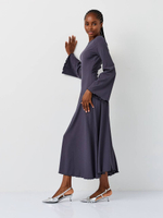 Платье с открытой спиной длинное