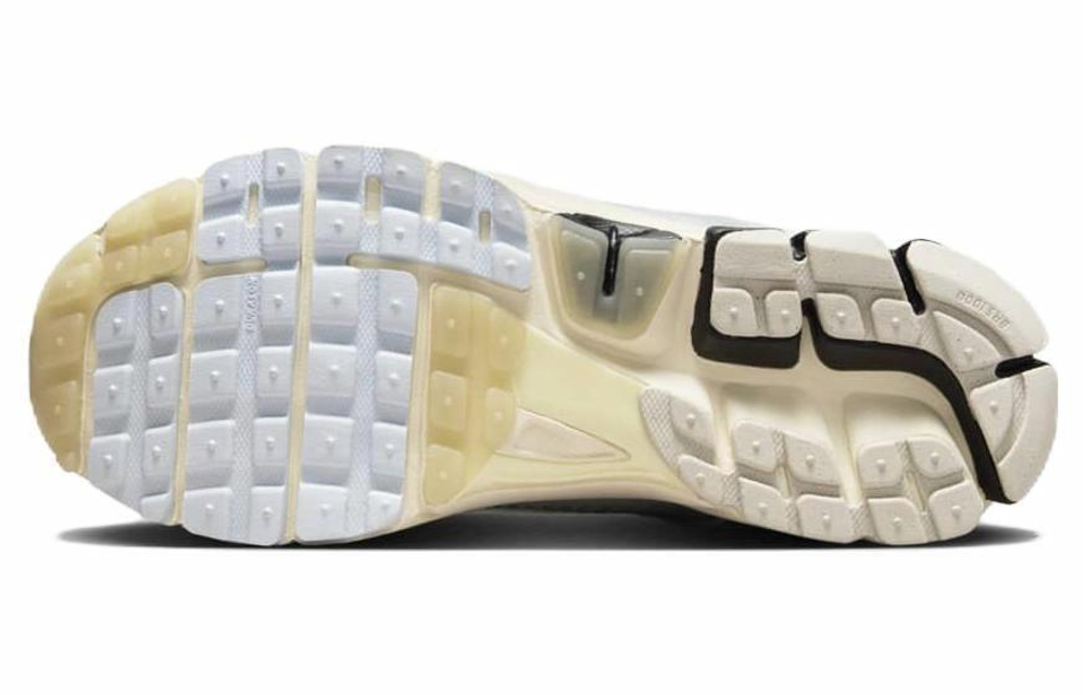 Кроссовки Nike Air Zoom Vomero 5