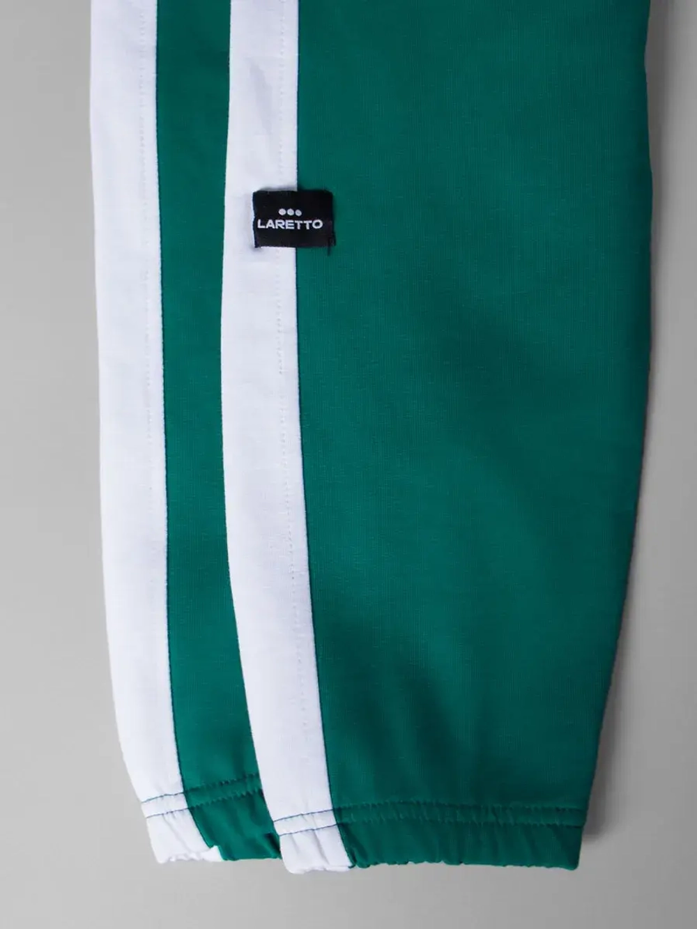 Спортивный костюм для девочки в школу