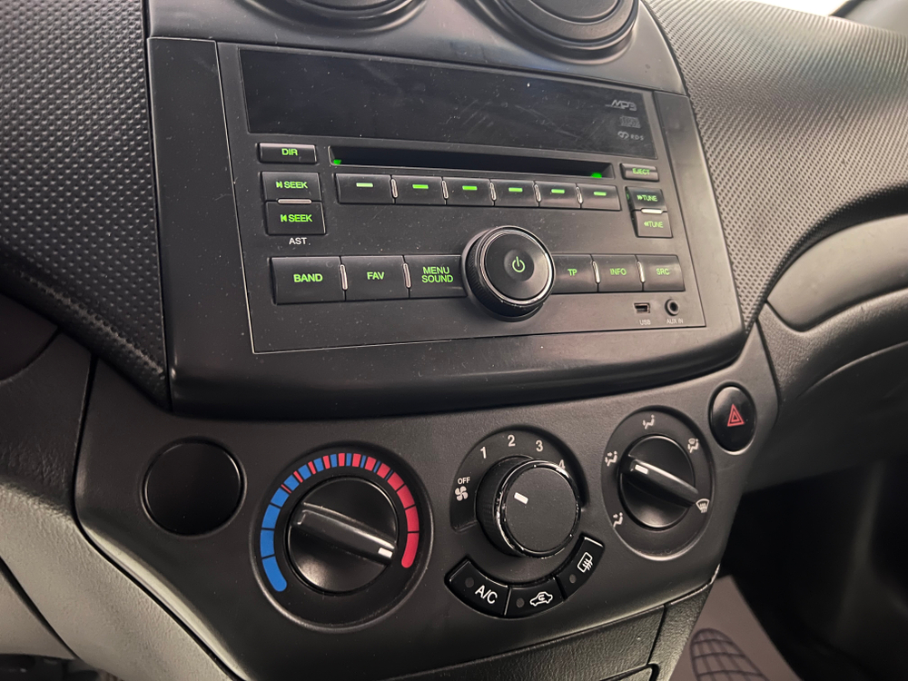 Chevrolet Aveo, 2011 год