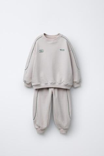 ZARA КОМПЛЕКТ ИЗ ТОЛСТОВКИ И БРЮК-ДЖОГГЕРОВ, СВЕТЛО-БЕЖЕВЫЙ