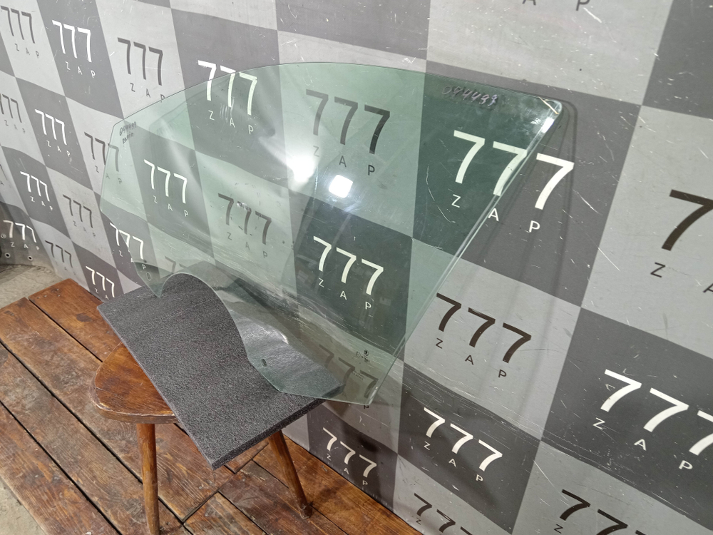 Стекло двери передней левой Skoda Rapid 1 12-20 Б/У Оригинал 5JA845201E